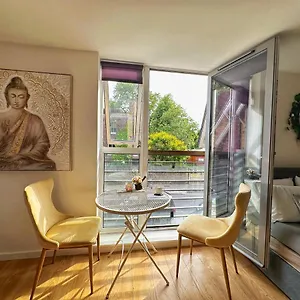 twickenham-studio-private-apartment.brighton-hotels-england.com/