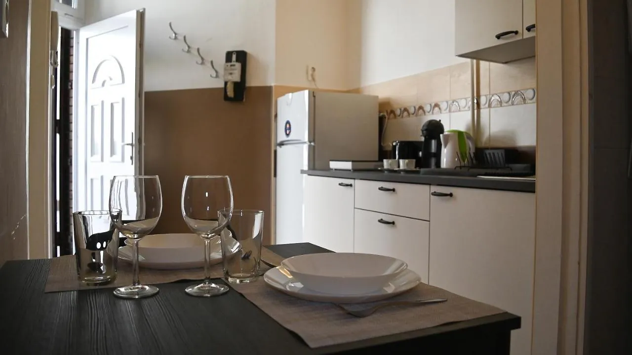 Apartment Your Home In Budapest: Cozy, Central & Silent Hungary