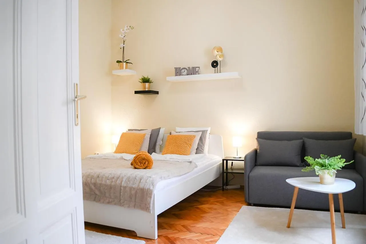 Your Home In Budapest: Cozy, Central & Silent 0*, Budapest Hungary